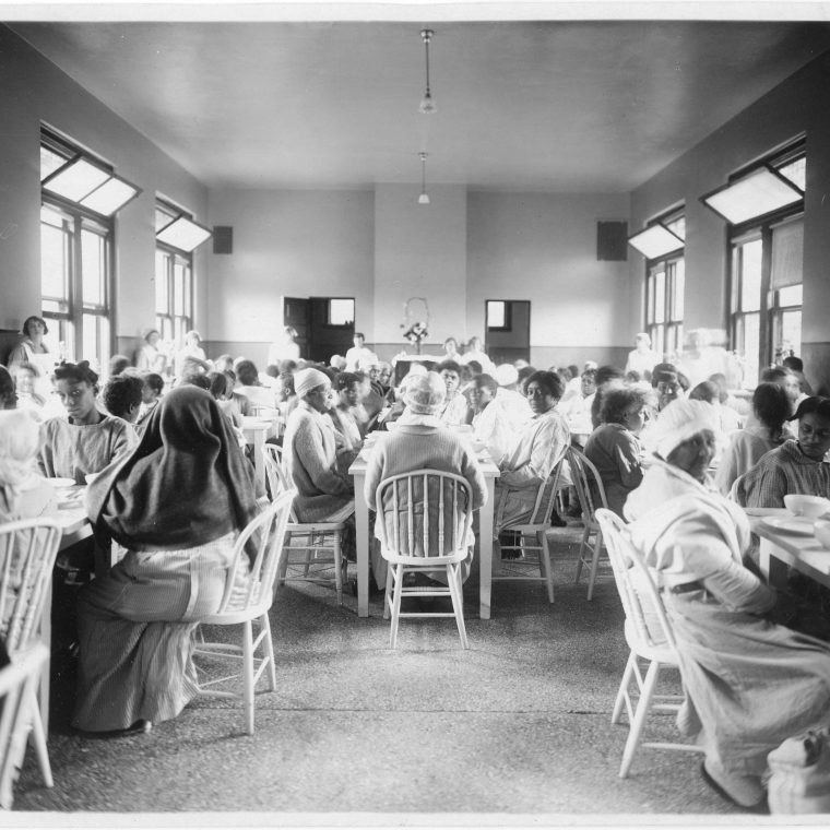 African American Dining Hall, Building Q. Photograph, c. 1915. By the early twentieth century, most patients ate in segregated communal dining halls throughout campus. Courtesy National Archives and Records Administration. 