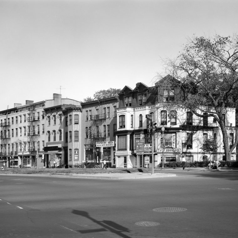 900 Block of New York Avenue, N.W.; July 5, 1963. Wm. Edmund Barrett © Kiplinger Washington Editors, Kiplinger Washington Collection, Historical Society of Washington, D.C. 