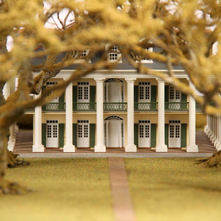 Oak Alley, Vacherie, Louisiana. Architect: Gilbert Joseph Pilie. Built: 1836. Model by Studios Eichbaum + Arnold, 2008. Photo by Museum staff. 