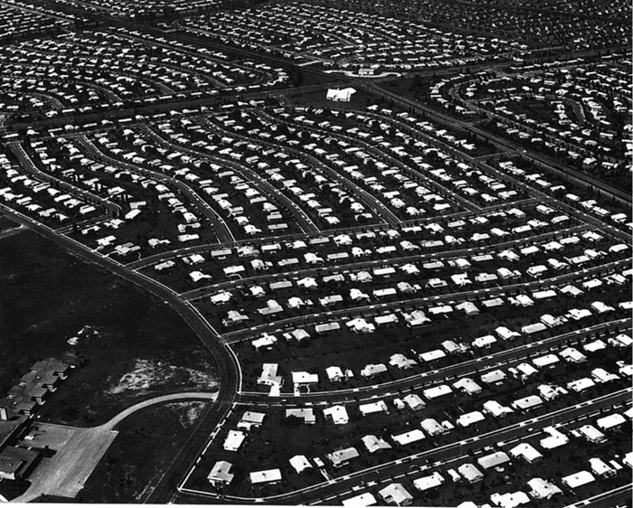 Aerial view of suburban Levittown, Pennsylvania. Image courtesy the College of New Jersey.