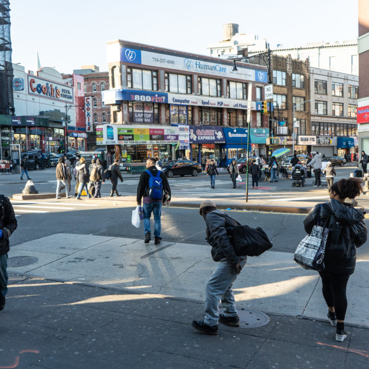 March 21, 2020: Crowds at the intersection of East 149th Street and Third Avenue, Bronx, New York. © Camilo José Vergara 