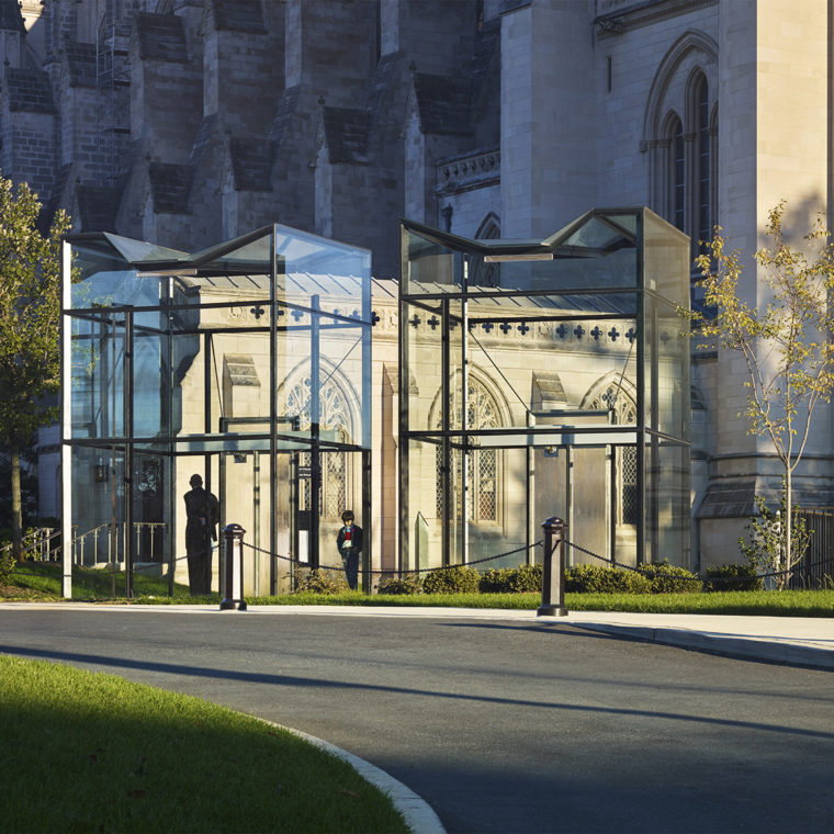 Washington National Cathedral Visitor Gateway, SmithGroup Architects, Washington, D.C., USA. © Alan Karchmer. 