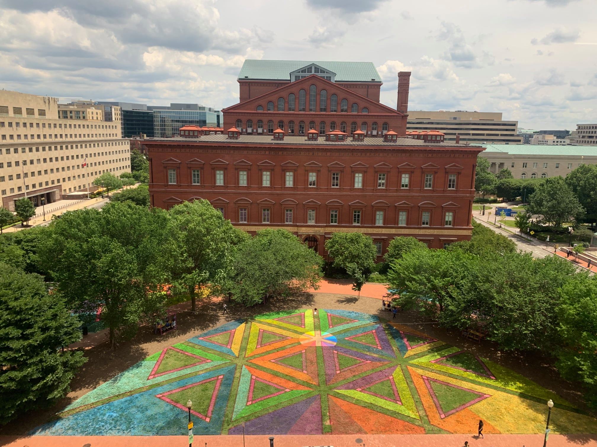 Equilateral Network on the Museum’s West Lawn. Courtesy Lisa Marie Thalhammer.